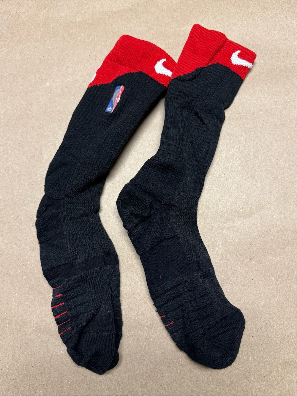 Nike Elite NBA Crew L Large Men’s 8-12 Socks Cushion Rare! - Picture 2 of 3